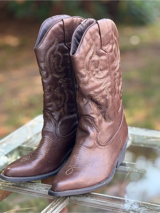 Madden Girl Shoes - Madden Girl Brown Embroidered Western Heeled Boots- worn once - 8